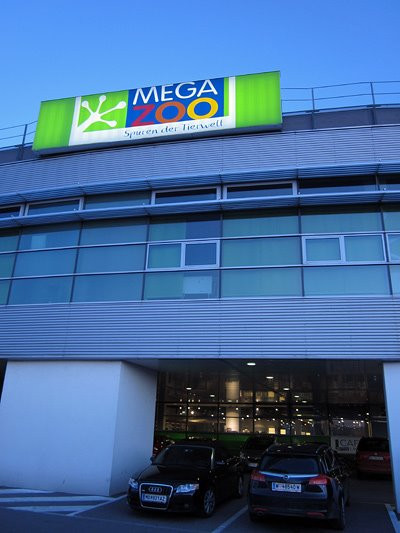 国外水族店：MEGA ZOO