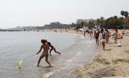 水母入侵西班牙海滩（多图）